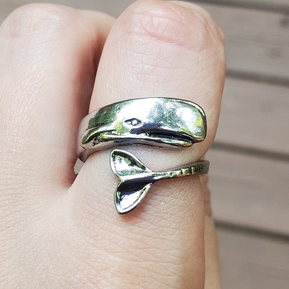 NWOT Silver Lucky Whale Ring - Picture 2 of 10
